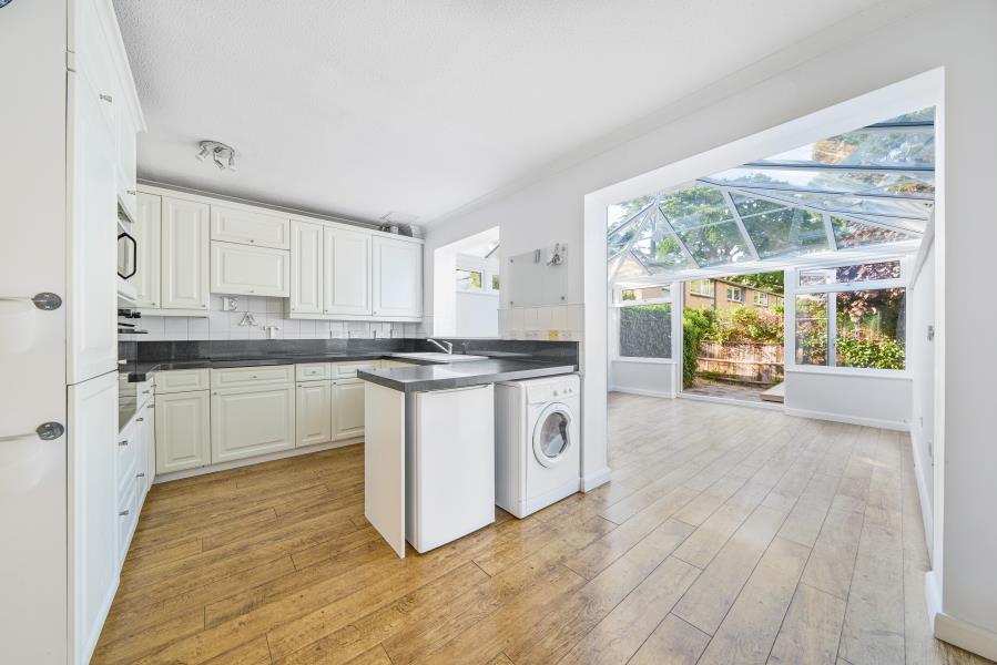 House Haddon Close in Elmbridge