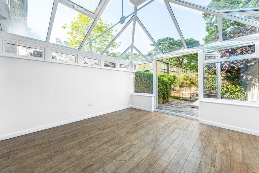 House Haddon Close in Elmbridge