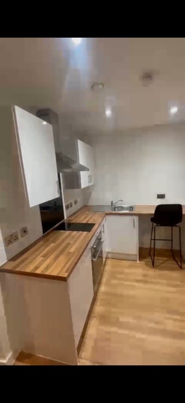 Flat Pomona Strand in Trafford