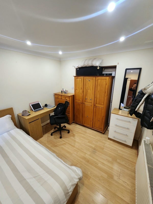 Room Ashmore Road in City of Westminster