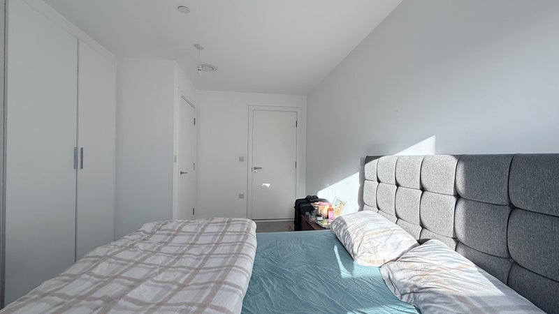 Room Trafford Road in Salford