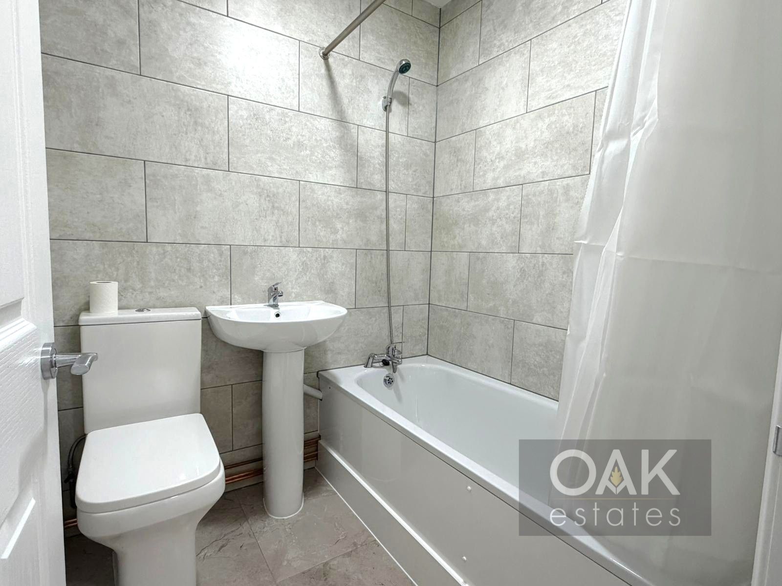 Flat Friends Avenue in Cheshunt