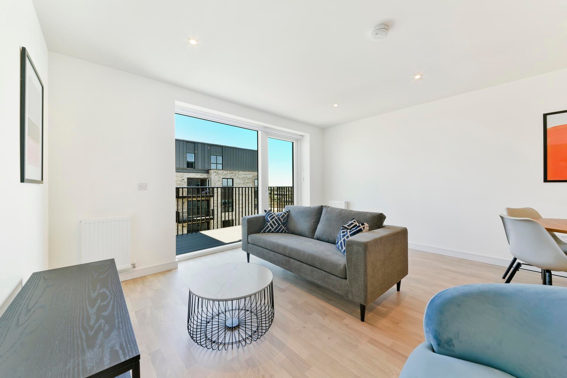 Flat Greenleaf Walk in Greater London