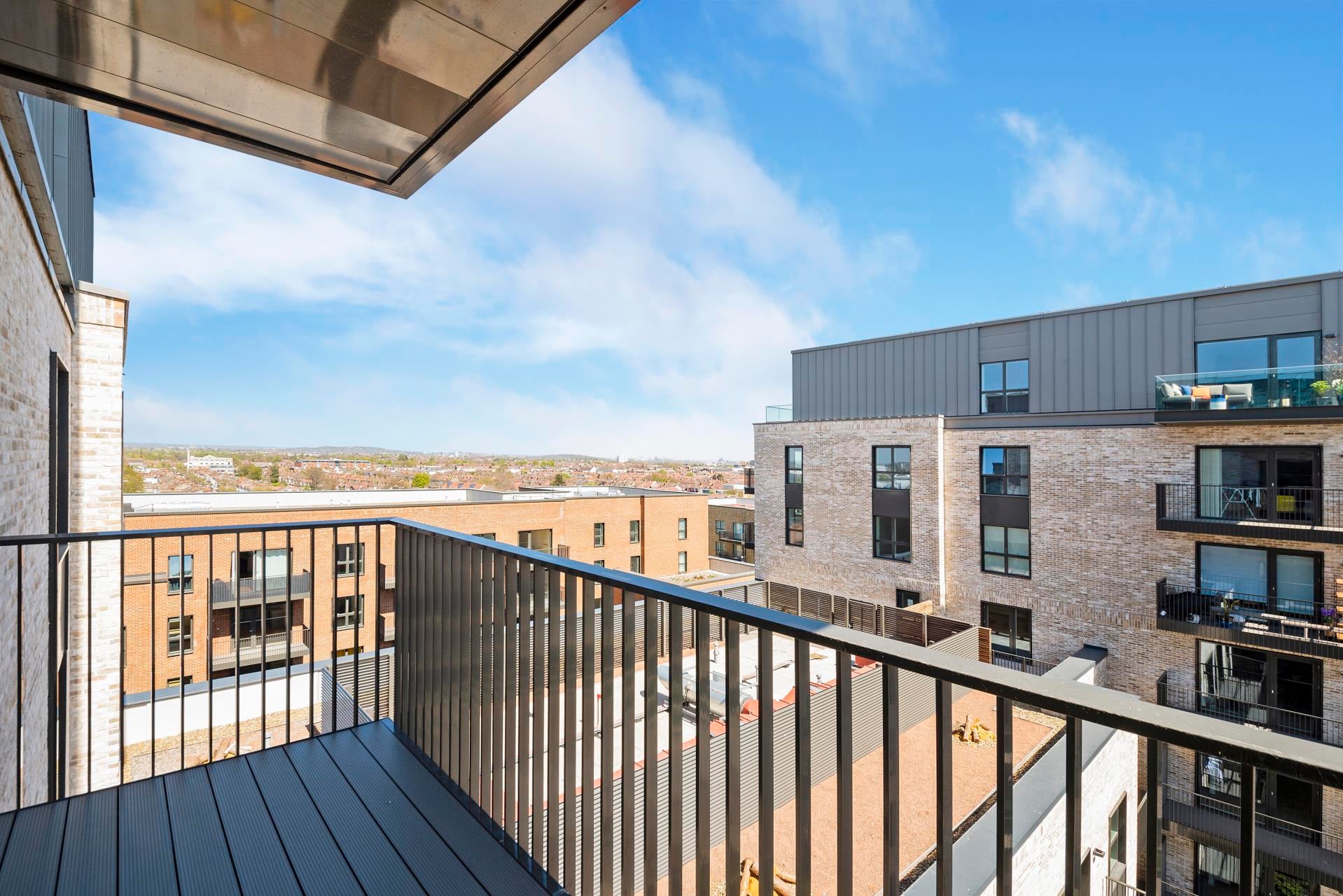 Flat Greenleaf Walk in Greater London
