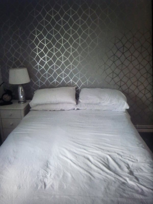 Room High Street in Greater London