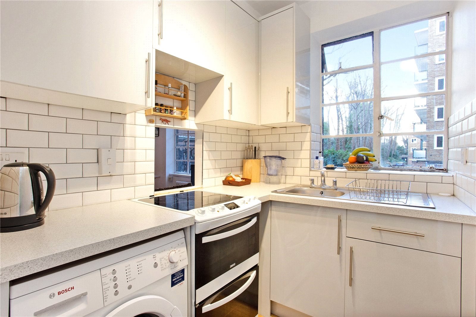 Flat Shepherds Bush Road in Greater London