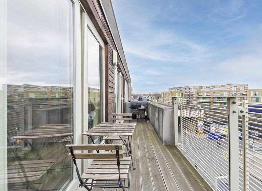 Flat Bedford Road in Greater London