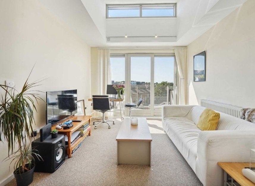 Flat Bedford Road in Greater London