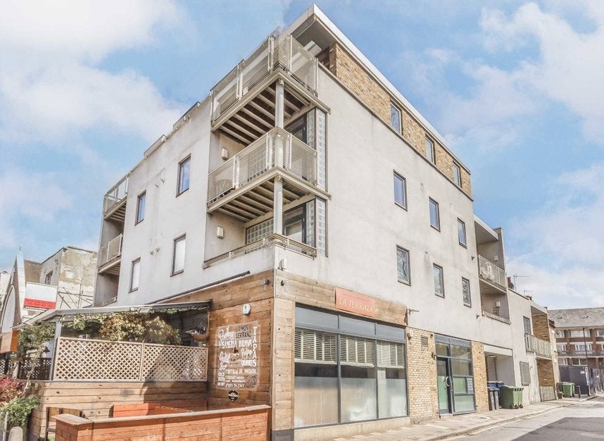 Flat Bedford Road in Greater London