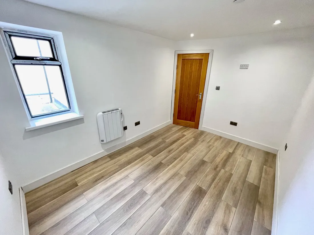 Flat Cowbridge Road East in Cardiff