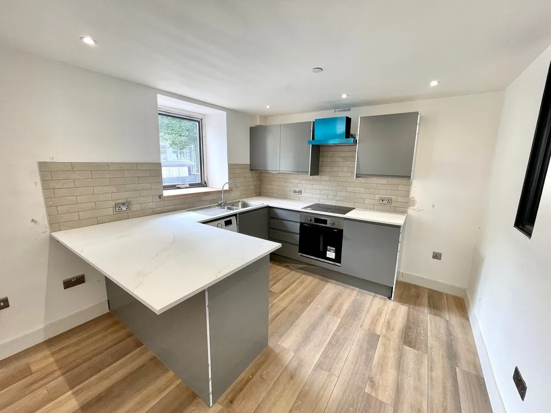 Flat Cowbridge Road East in Cardiff