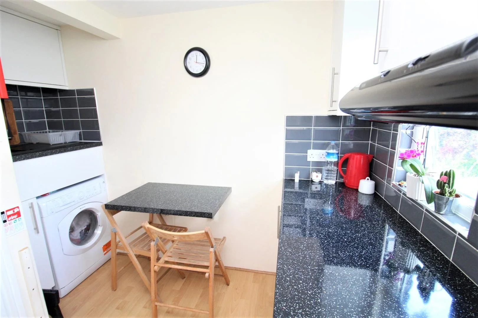 Flat Cranbrook Park in Greater London