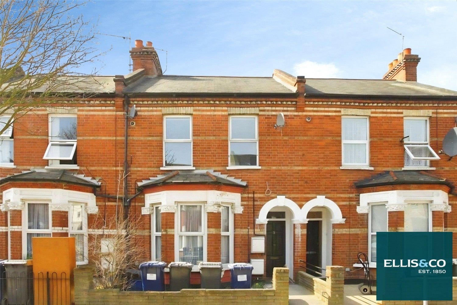 Flat West View in Greater London