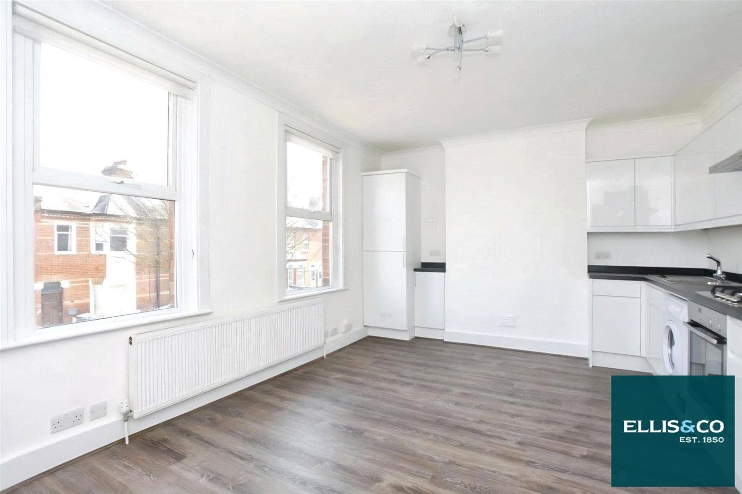 Flat West View in Greater London