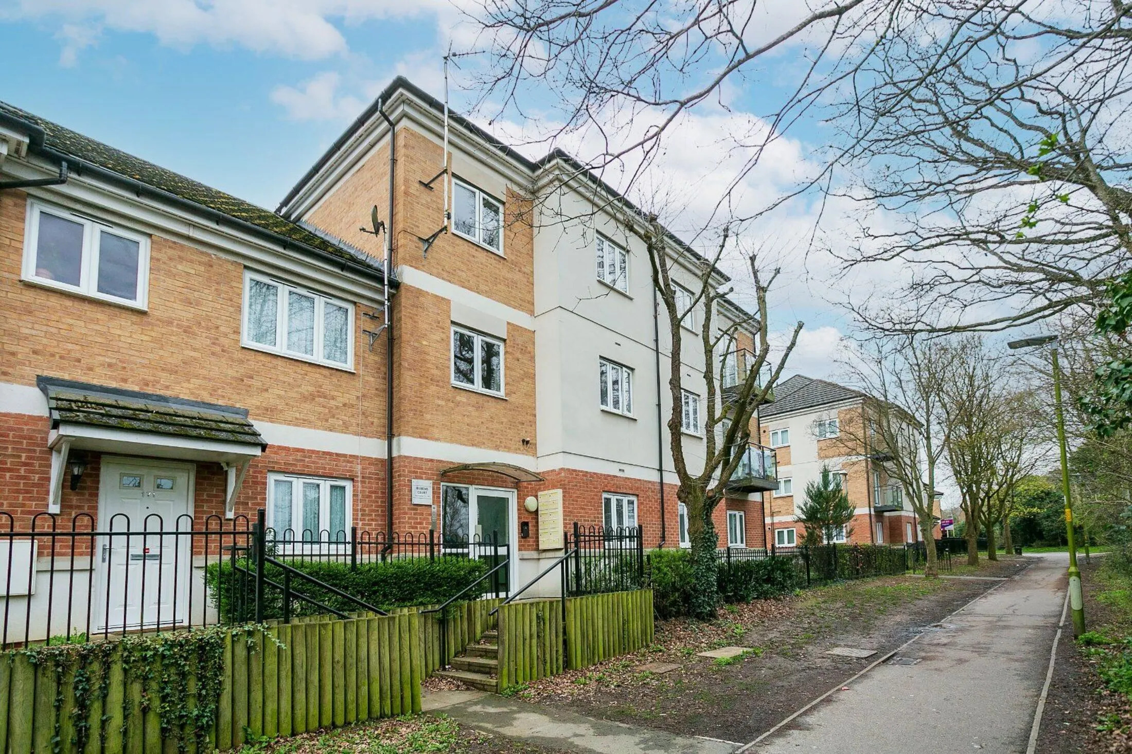 Flat Cow Lane in Watford