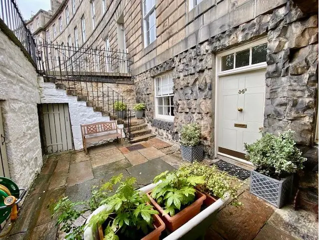 Flat Drummond Place in City of Edinburgh