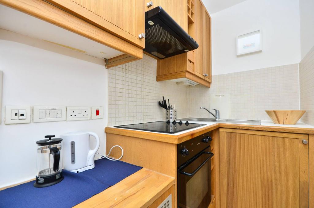 Flat Fairholme Road in Greater London