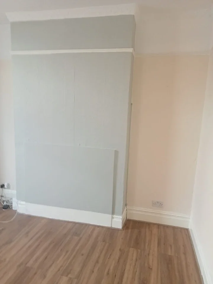 Flat Ballater Road in Greater London