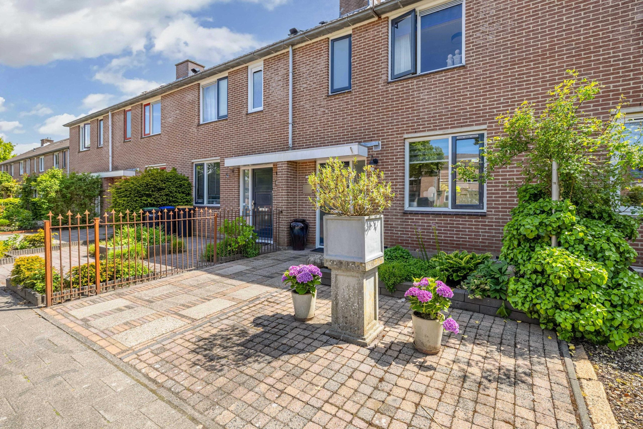 Tussenwoning te koop: Dr. W.M. Verhaarlaan 19, Emmeloord