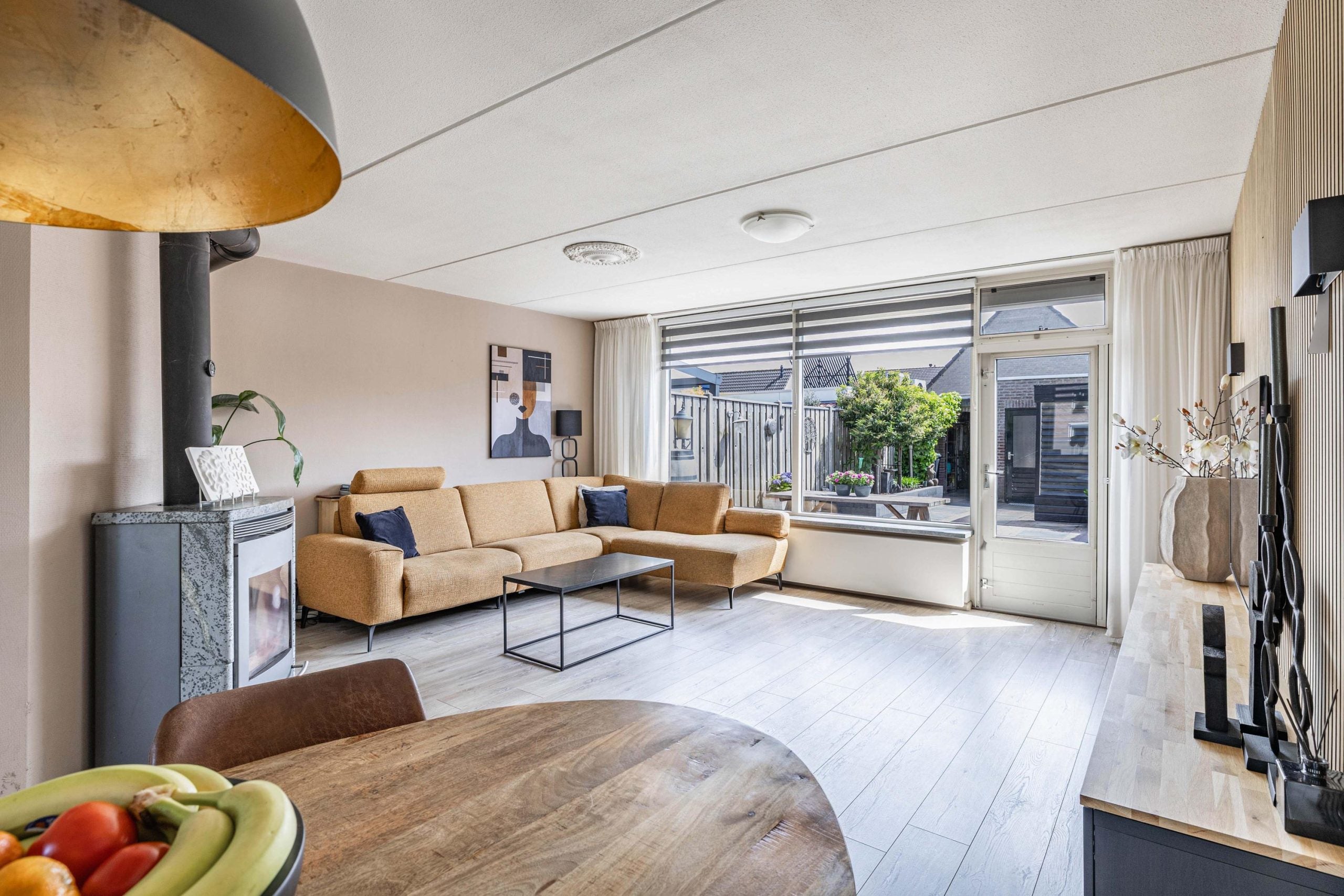 Tussenwoning te koop: Dr. W.M. Verhaarlaan 19, Emmeloord