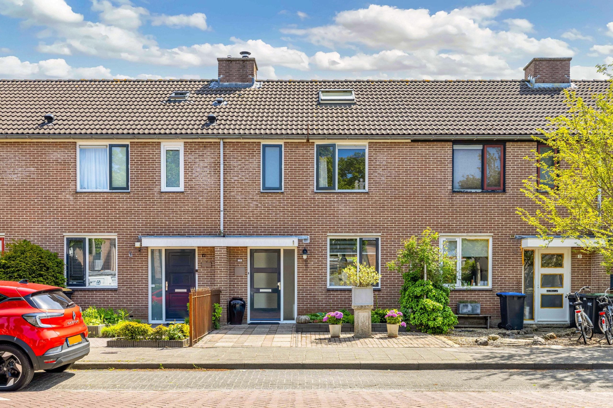 Tussenwoning te koop: Dr. W.M. Verhaarlaan 19, Emmeloord
