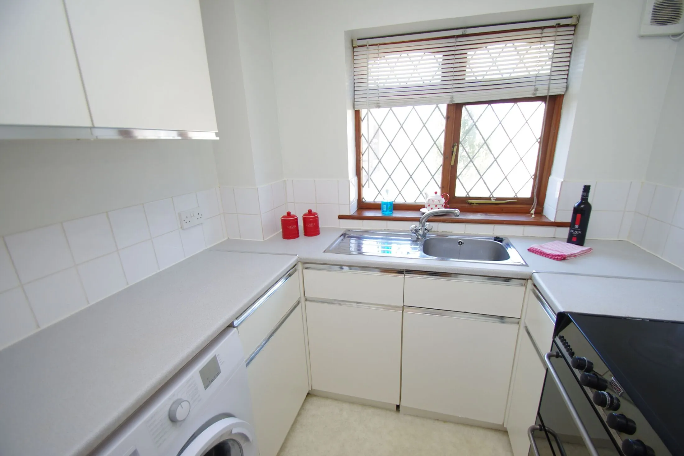 Flat Queen's Place in Watford