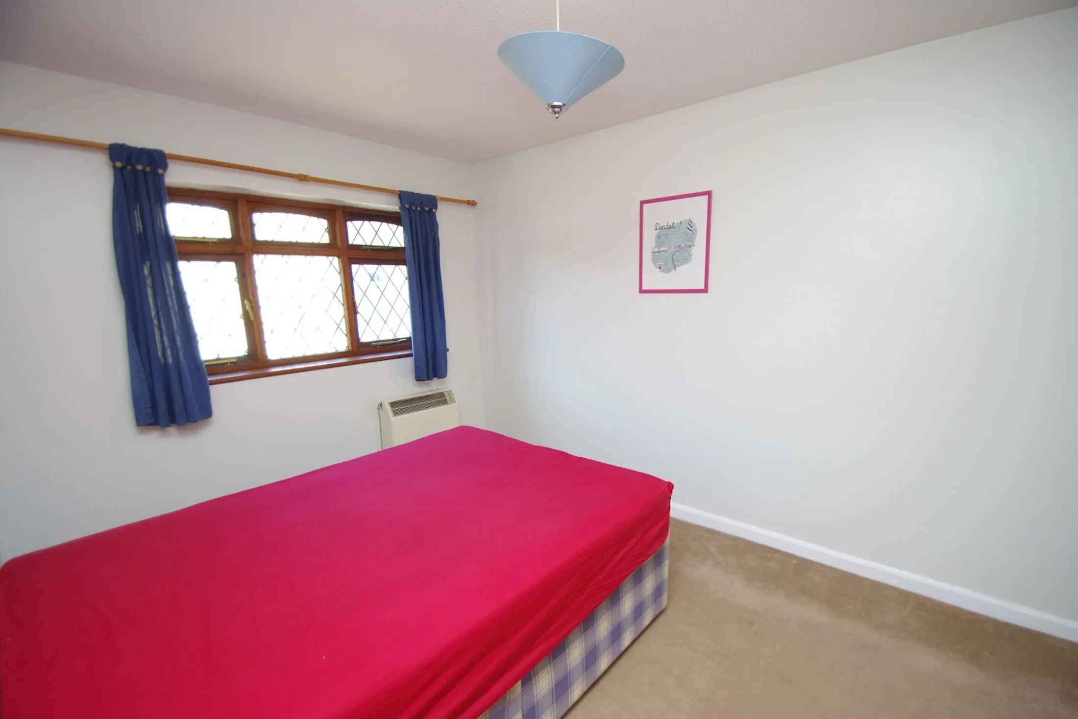 Flat Queen's Place in Watford