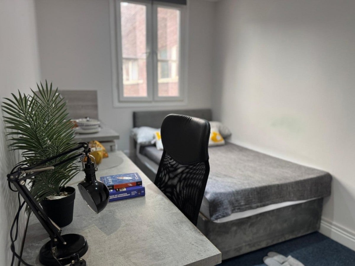 Room Greyfriars Lane in Coventry
