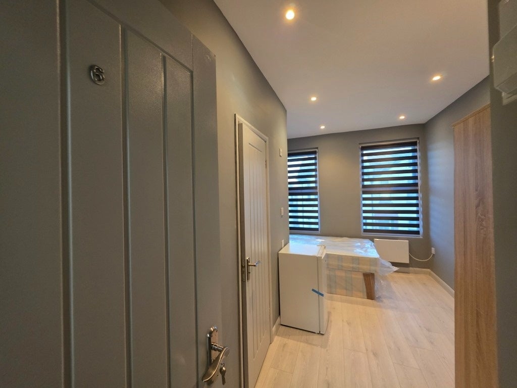 Room Brightwell Avenue in Southend-on-Sea