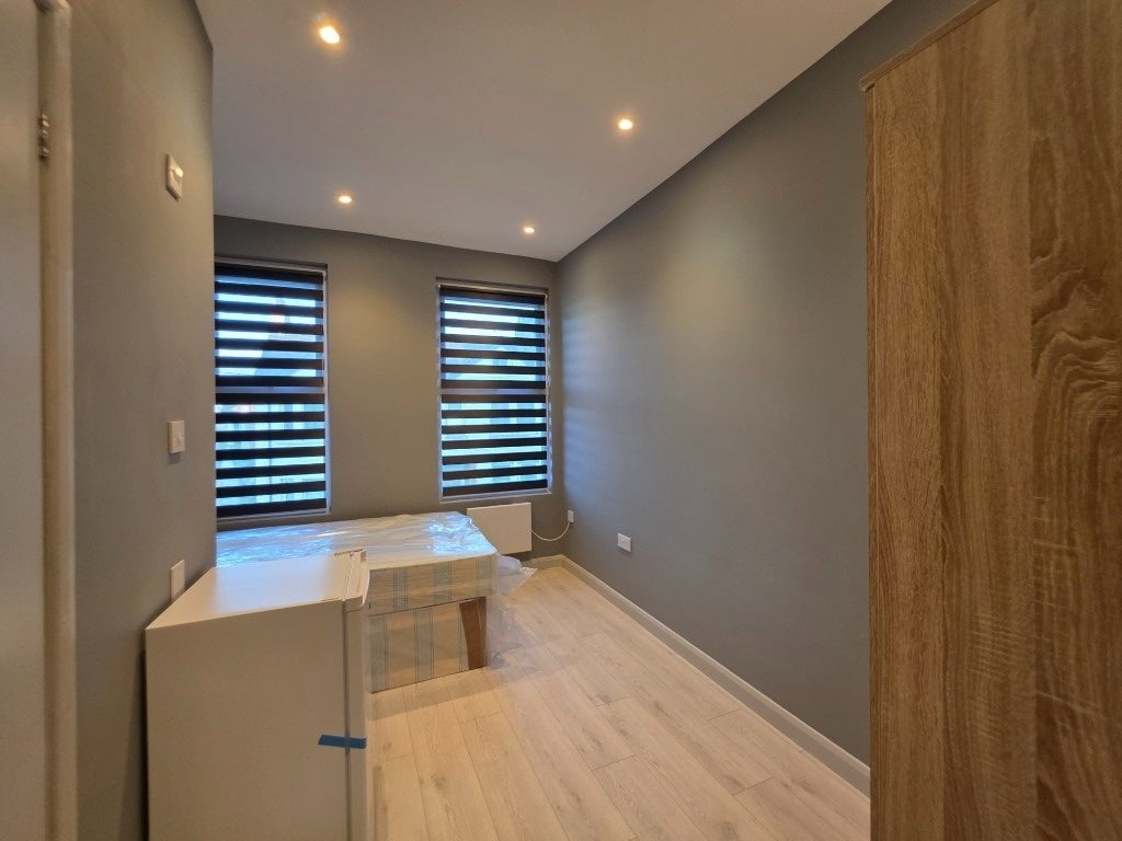 Room Brightwell Avenue in Southend-on-Sea