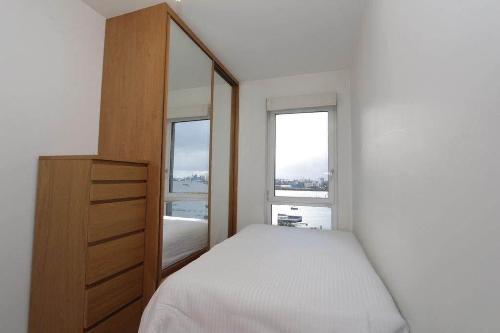 Room Globe Road in Greater London
