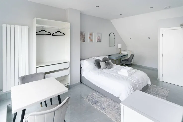 Room St. Davids Square in Greater London