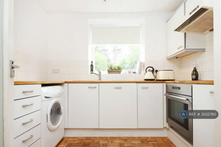 Flat East Acton Lane in Greater London