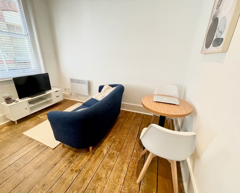 Flat Green's Court in City of Westminster