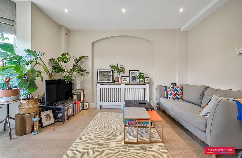 Flat Cricklewood Broadway in London