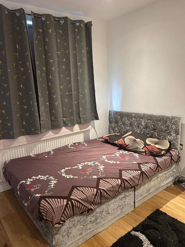 Room Selby Road in Greater London