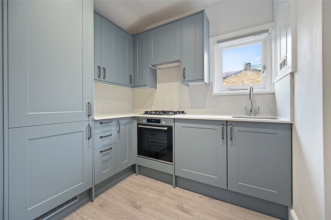 Flat Adelaide Grove in Greater London