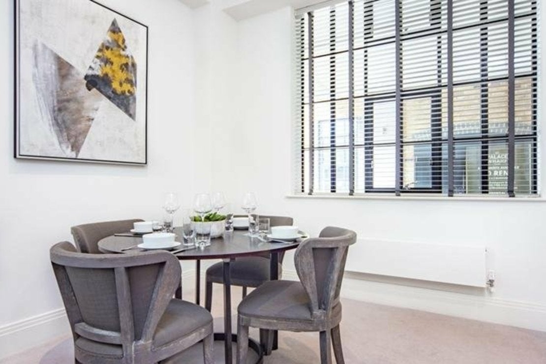 Flat Rainville Road in Greater London