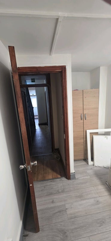 Flat Newton Road in Greater London