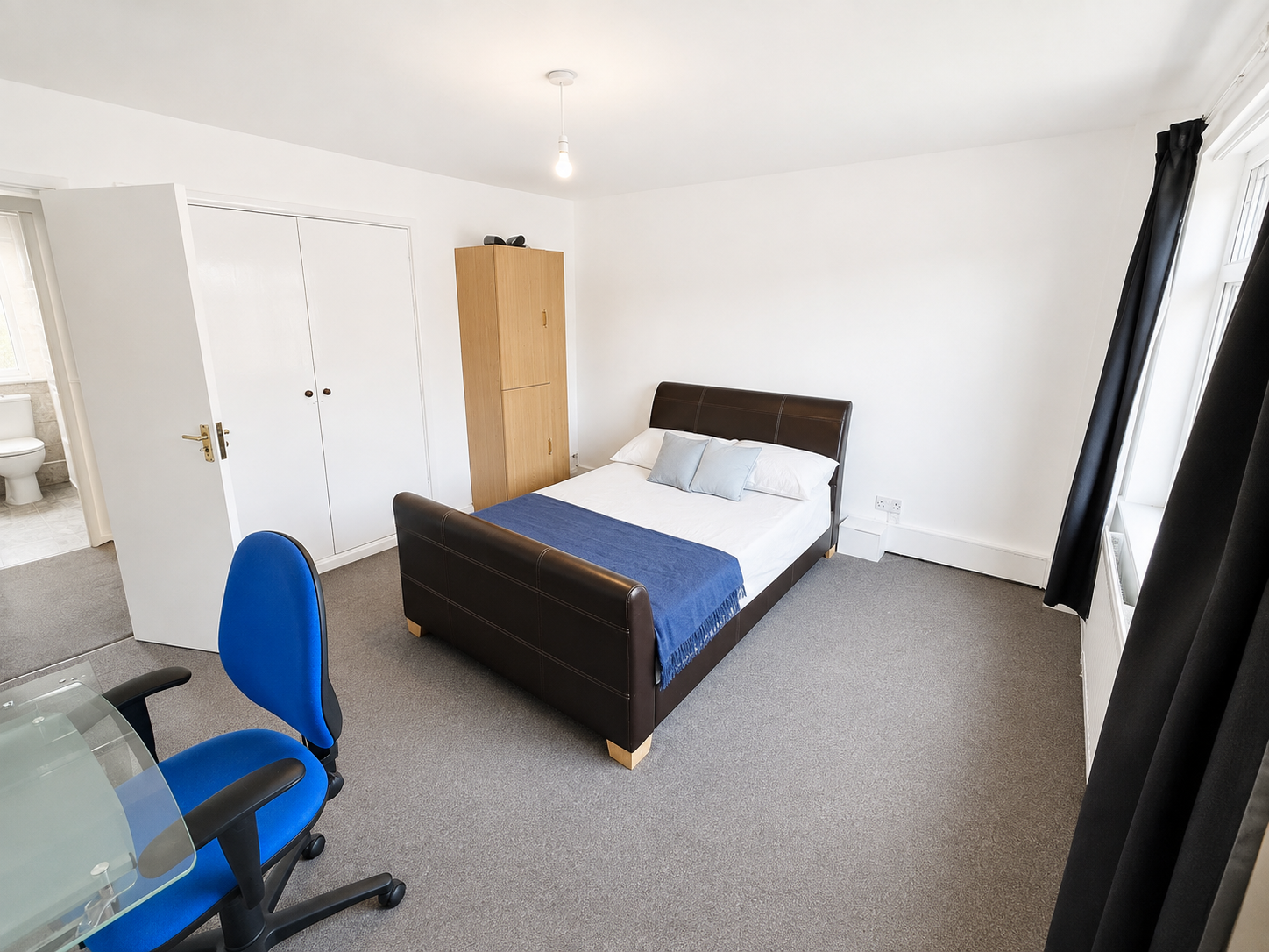 Room Snuff Mill Lane in Sheffield