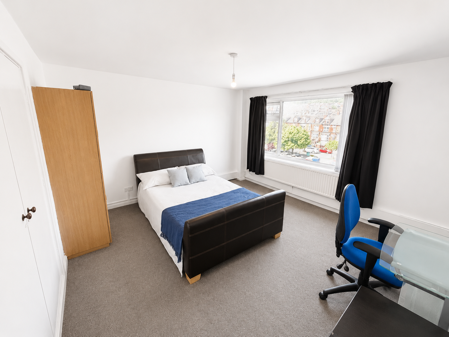 Room Snuff Mill Lane in Sheffield