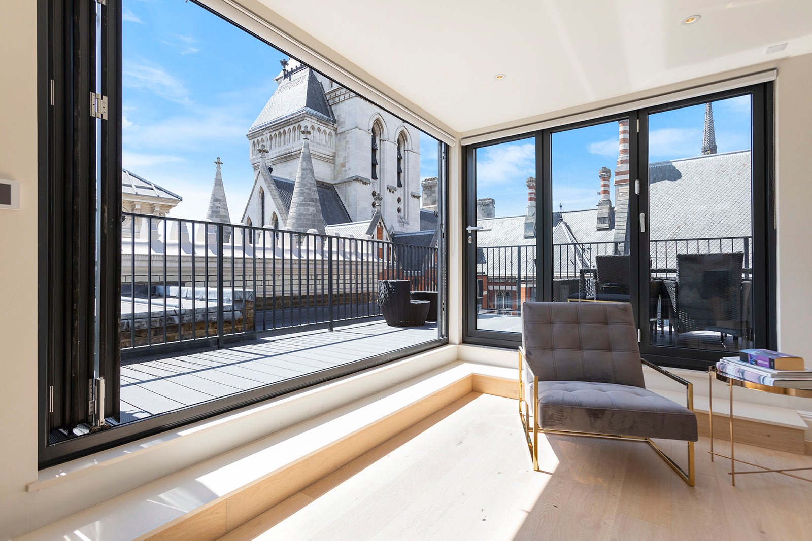 Flat Strand in City of Westminster