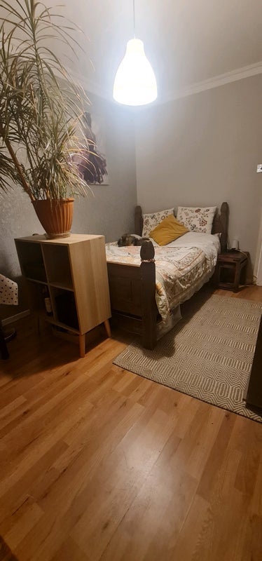 Room Purcell Street in Greater London