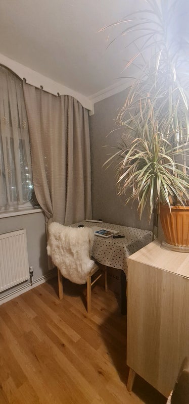 Room Purcell Street in Greater London