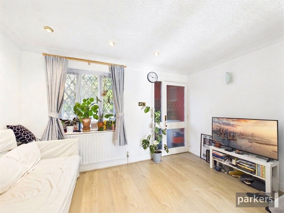 Flat Chilcombe Way in Reading