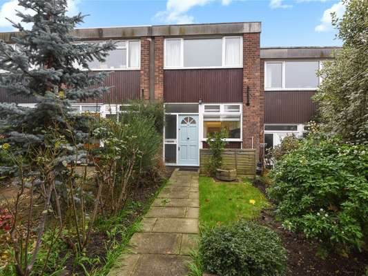 House Winchelsea Close in Greater London