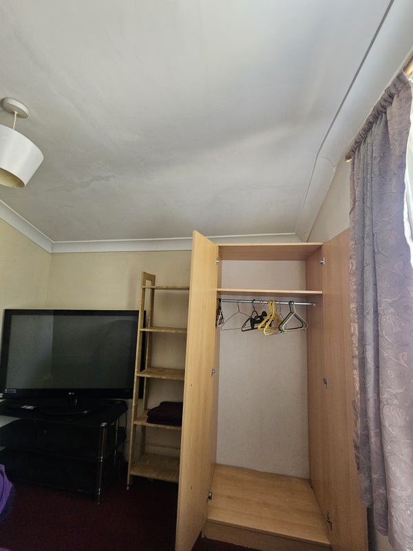 Room Wragby Road in Greater London