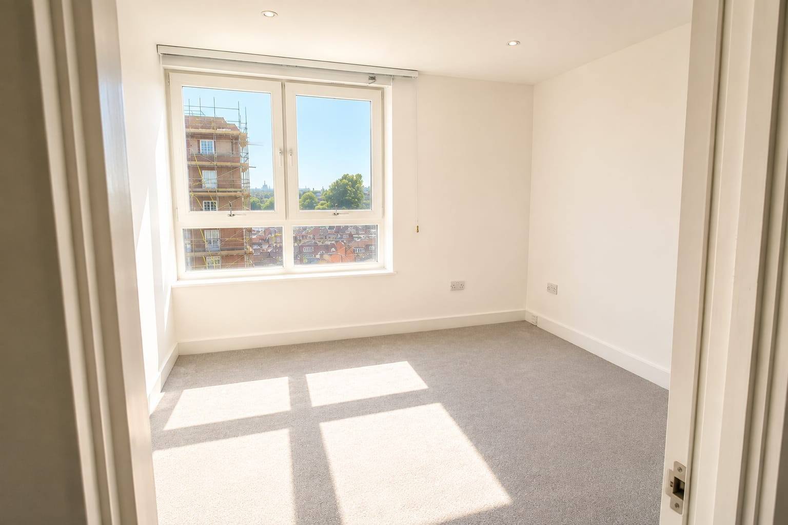 Flat Chelsea Manor Gardens in London
