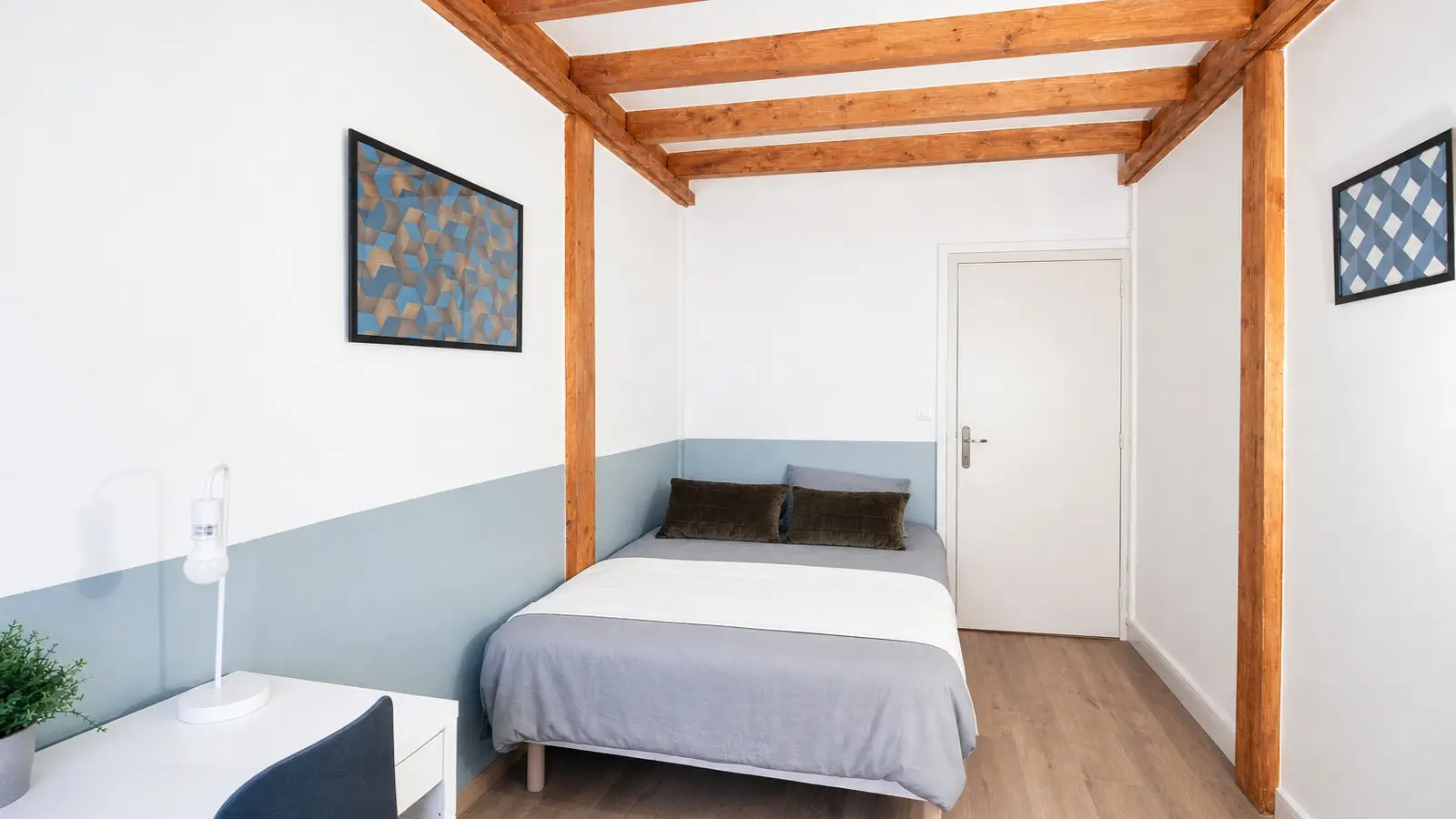 Room Montée Saint Barthélémy in Lyon