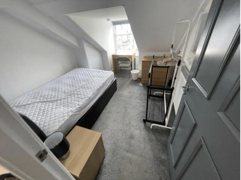 Room Nicolson Square in City of Edinburgh